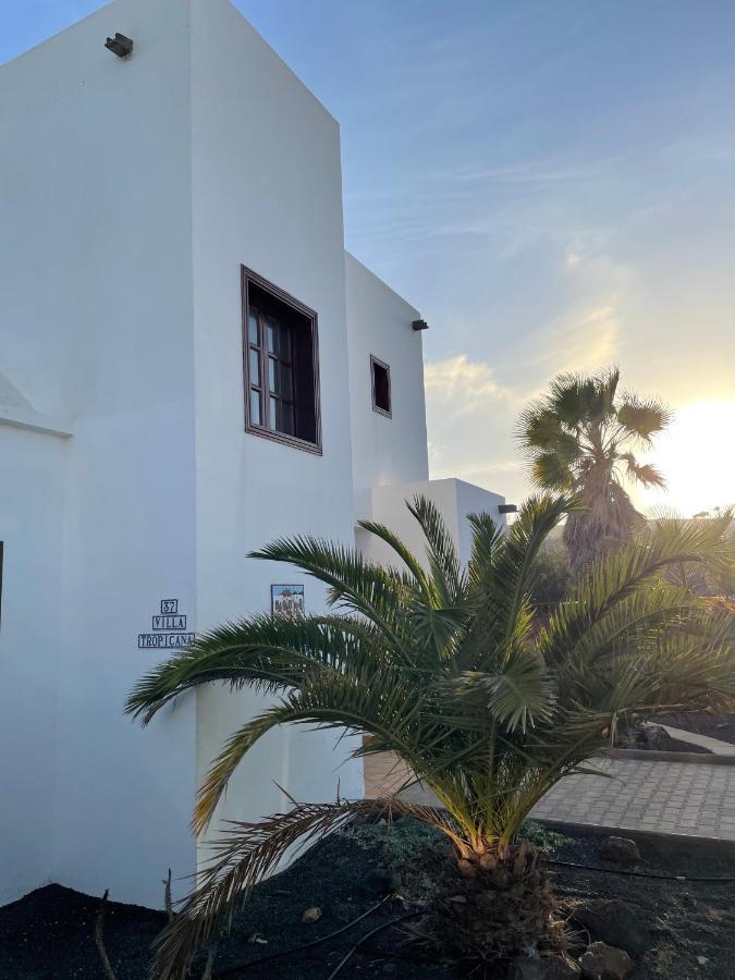 Villa Tropicana Плая Бланка Екстериор снимка